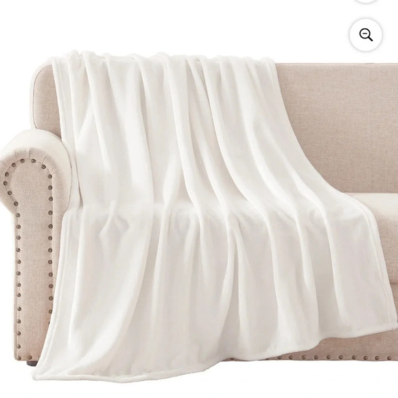 Luxurious Plush White Large Throw Blanket - Picture 1 of 3